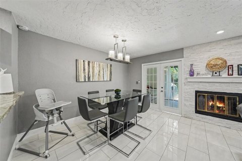 Townhouse in Tampa, Florida 3 bedrooms, 152.73 sq.m. № 2200436 - photo 10