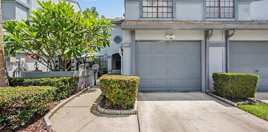 Townhouse in Tampa, Florida 3 bedrooms, 152.73 sq.m. № 2200436