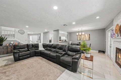 Townhouse in Tampa, Florida 3 bedrooms, 152.73 sq.m. № 2200436 - photo 8