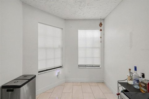 Townhouse in Tampa, Florida 3 bedrooms, 152.73 sq.m. № 2200436 - photo 16