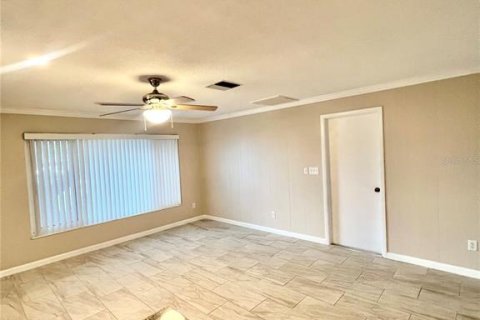 House in Clearwater, Florida 3 bedrooms, 152.17 sq.m. № 1902233 - photo 6