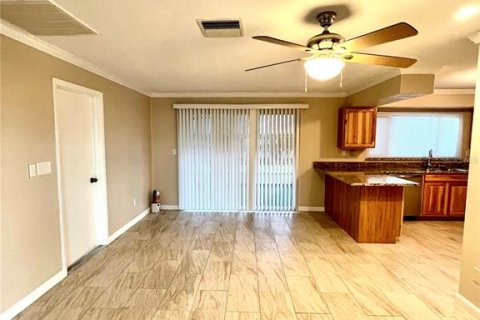 Casa en alquiler en Clearwater, Florida, 3 dormitorios, 152.17 m2 № 1902233 - foto 9