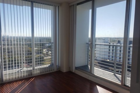 Condo in Hollywood, Florida, 1 bedroom № 1864702 - photo 17