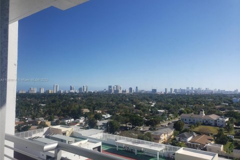 Condo in Hollywood, Florida, 1 bedroom № 1864702 - photo 6