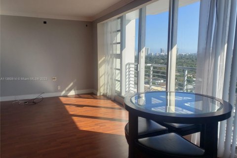 Condo in Hollywood, Florida, 1 bedroom № 1864702 - photo 12