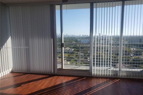 Condo in Hollywood, Florida, 1 bedroom № 1864702 - photo 16