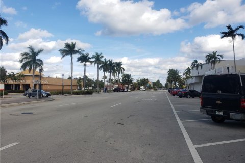 Condo in Hollywood, Florida, 1 bedroom № 1864702 - photo 5