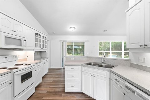 Купить виллу или дом в Эджуотер, Флорида 6 комнат, 150.22м2, № 2237068 - фото 10
