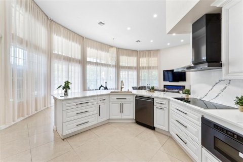 Купить виллу или дом в Лейк-Мэри, Флорида 5 комнат, 330.92м2, № 1796025 - фото 24