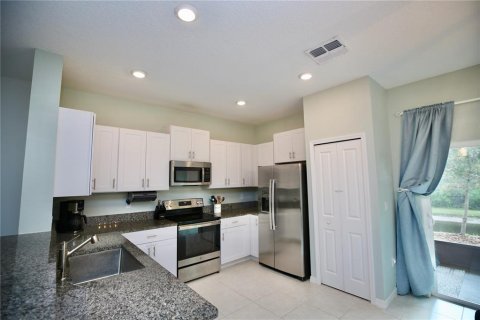 Touwnhouse à vendre à Land O' Lakes, Floride: 3 chambres, 151.8 m2 № 2195130 - photo 7