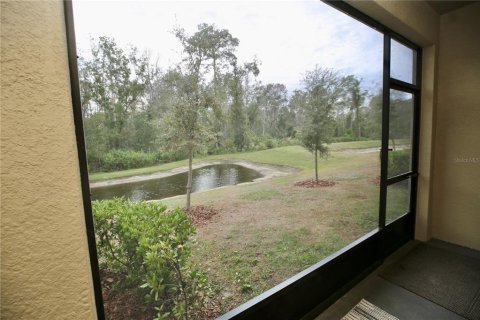 Touwnhouse à vendre à Land O' Lakes, Floride: 3 chambres, 151.8 m2 № 2195130 - photo 18