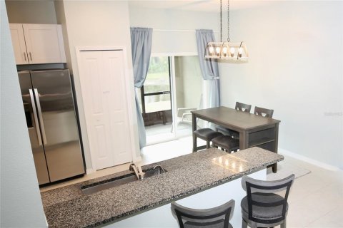Touwnhouse à vendre à Land O' Lakes, Floride: 3 chambres, 151.8 m2 № 2195130 - photo 8