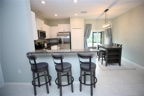 Touwnhouse à vendre à Land O' Lakes, Floride: 3 chambres, 151.8 m2 № 2195130 - photo 4