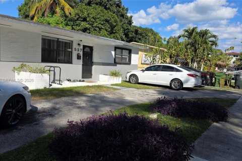 Immobilier commercial à vendre à North Miami, Floride: 201.41 m2 № 2077362 - photo 4