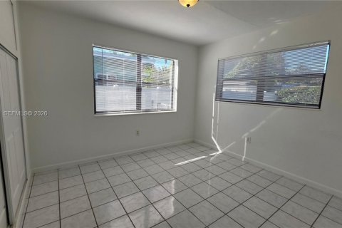 Immobilier commercial à vendre à North Miami, Floride: 201.41 m2 № 2077362 - photo 17