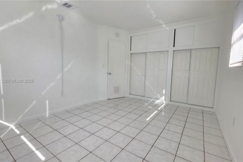 Immobilier commercial à vendre à North Miami, Floride: 201.41 m2 № 2077362 - photo 16