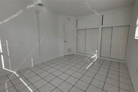 Immobilier commercial à vendre à North Miami, Floride: 201.41 m2 № 2077362 - photo 15
