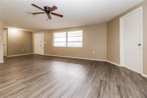 Casa en alquiler en Port Richey, Florida, 3 dormitorios, 158.96 m2 № 1866099 - foto 3