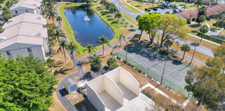 Condo in West Palm Beach, Florida, 2 bedrooms № 1172564