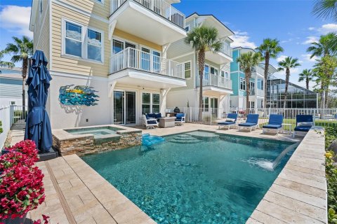 House in Flagler Beach, Florida 3 bedrooms, 260.03 sq.m. № 2302837 - photo 5