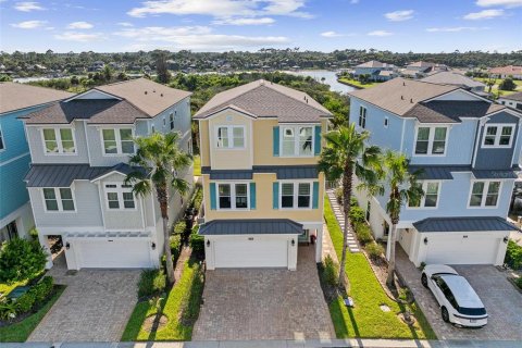 House in Flagler Beach, Florida 3 bedrooms, 260.03 sq.m. № 2302837 - photo 4