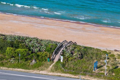House in Flagler Beach, Florida 3 bedrooms, 260.03 sq.m. № 2302837 - photo 9