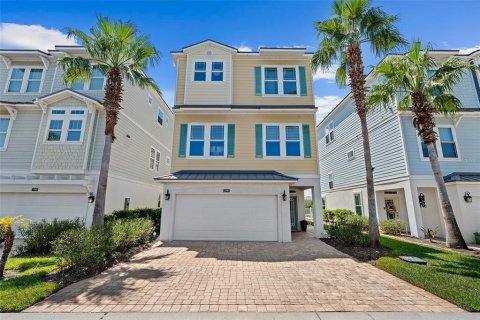 House in Flagler Beach, Florida 3 bedrooms, 260.03 sq.m. № 2302837 - photo 11