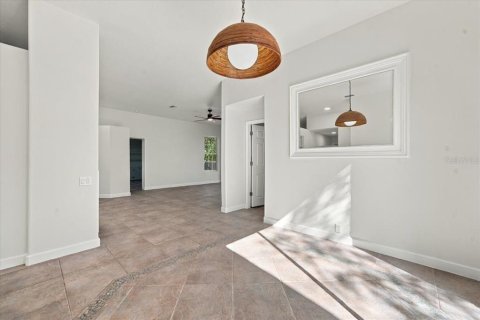 House in Weeki Wachee, Florida 4 bedrooms, 186.18 sq.m. № 2424440 - photo 13