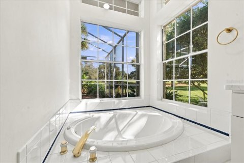 House in Weeki Wachee, Florida 4 bedrooms, 186.18 sq.m. № 2424440 - photo 25