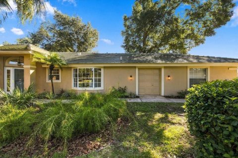 House in Weeki Wachee, Florida 4 bedrooms, 186.18 sq.m. № 2424440 - photo 8
