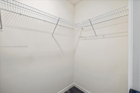 Снять в аренду виллу или дом в Кейп-Корал, Флорида 4 спальни, № 1958144 - фото 24