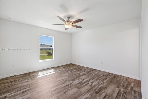 Снять в аренду виллу или дом в Кейп-Корал, Флорида 4 спальни, № 1958144 - фото 21