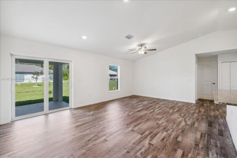 Снять в аренду виллу или дом в Кейп-Корал, Флорида 4 спальни, № 1958144 - фото 8