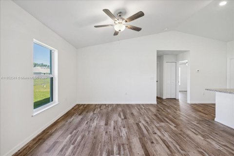 Снять в аренду виллу или дом в Кейп-Корал, Флорида 4 спальни, № 1958144 - фото 13