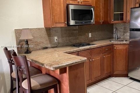 Propiedad comercial en venta en Hallandale Beach, Florida № 1818579 - foto 3