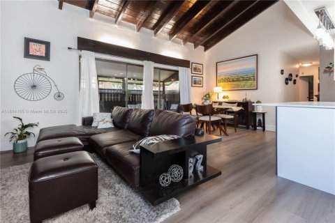 Condo in Miramar, Florida, 3 bedrooms  № 1813957 - photo 2