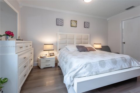 Condo in Miramar, Florida, 3 bedrooms  № 1813957 - photo 10