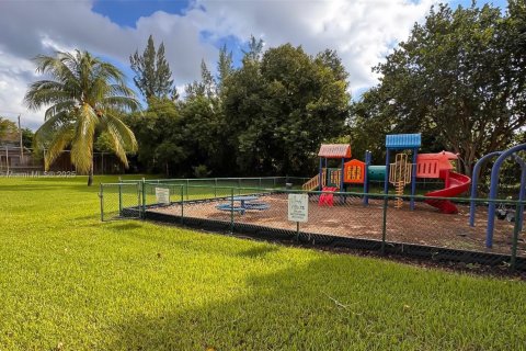 Condo in Miramar, Florida, 3 bedrooms  № 1813957 - photo 29