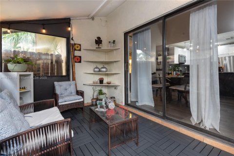 Condo in Miramar, Florida, 3 bedrooms  № 1813957 - photo 9