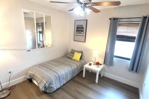 Condo in Miramar, Florida, 3 bedrooms  № 1813957 - photo 17