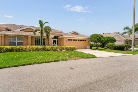 Condo in Sun City Center, Florida, 2 bedrooms  № 2216993