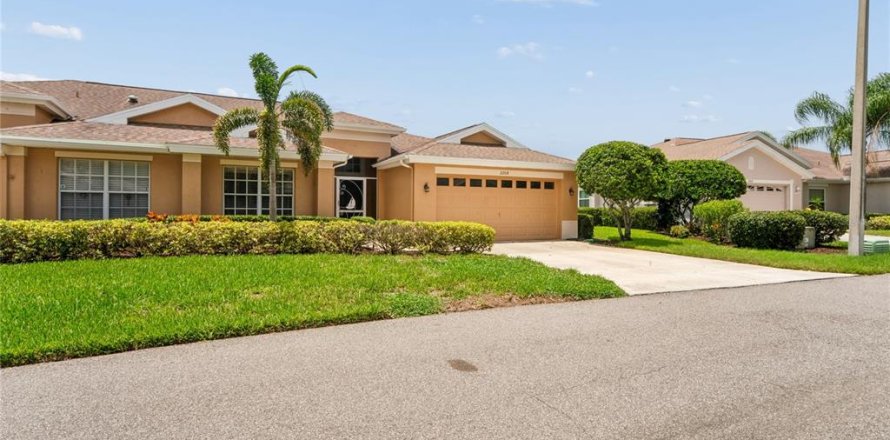 Condo in Sun City Center, Florida, 2 bedrooms № 2216993