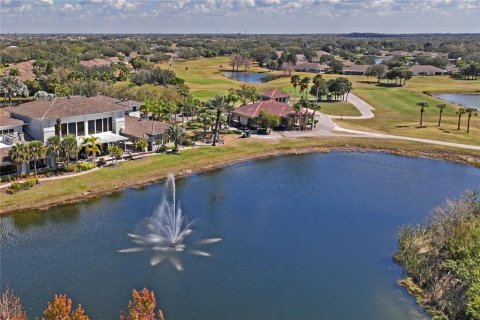 Condo in Sun City Center, Florida, 2 bedrooms № 2216993 - photo 5