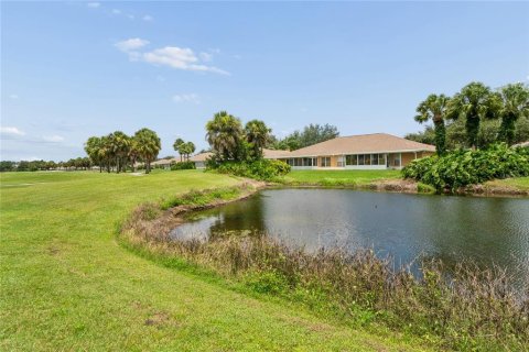 Condo in Sun City Center, Florida, 2 bedrooms № 2216993 - photo 28
