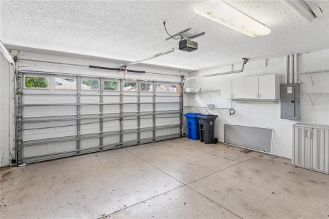 Condo in Sun City Center, Florida, 2 bedrooms № 2216993 - photo 25