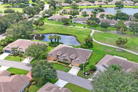 Condo in Sun City Center, Florida, 2 bedrooms № 2216993 - photo 23
