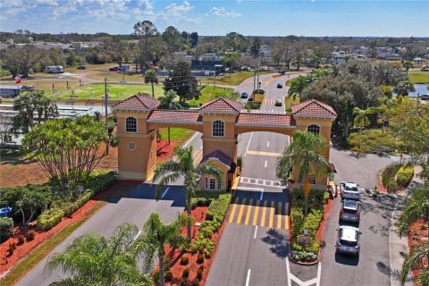 Condo in Sun City Center, Florida, 2 bedrooms № 2216993 - photo 12