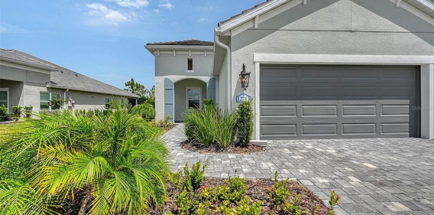 House in Venice, Florida 3 bedrooms, 171.68 sq.m. № 1879466