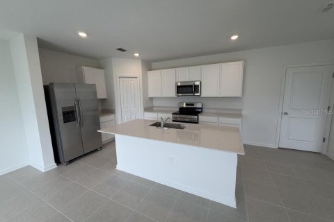 House in Eustis, Florida 4 bedrooms, 174.1 sq.m. № 2207981 - photo 5