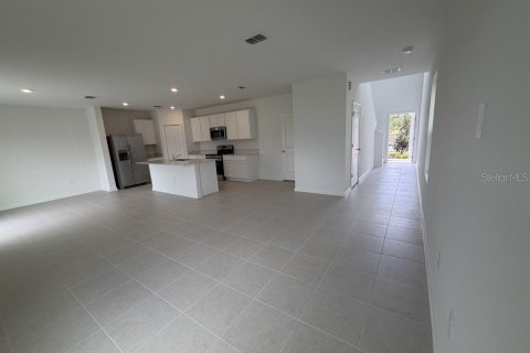 House in Eustis, Florida 4 bedrooms, 174.1 sq.m. № 2207981 - photo 2